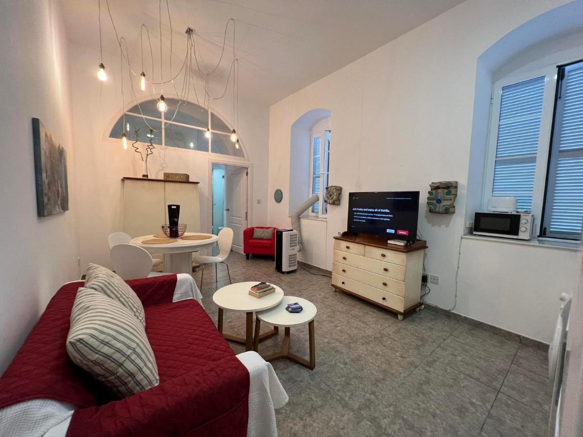 Apartamento Quirky 1Br Just Off Main Street Prime Location Gibraltar Exterior foto