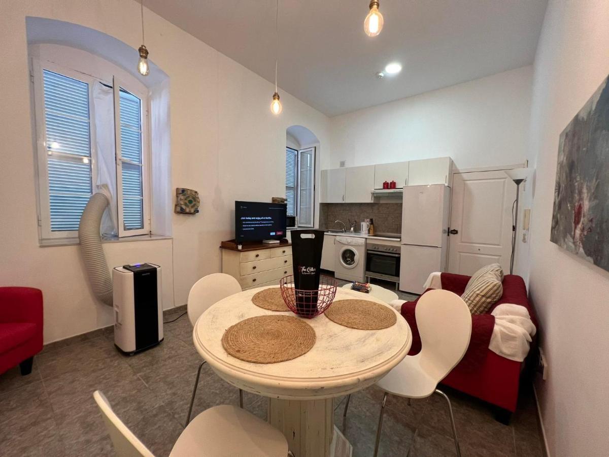 Apartamento Quirky 1Br Just Off Main Street Prime Location Gibraltar Exterior foto